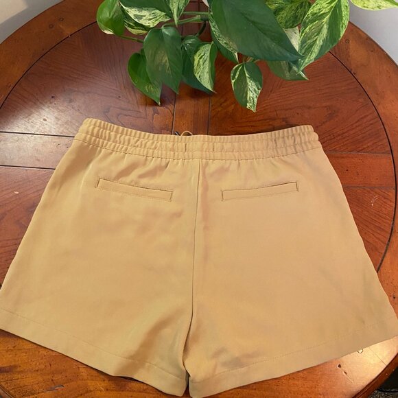 NWOT Banana Republic Sport Shorts - Picture 2 of 3